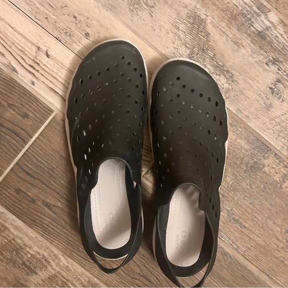 CROCS Other - 🐊 CROCS 🐊Men’s Swiftwater Slip-On Sandals Black & Chalky Gray Size 11
